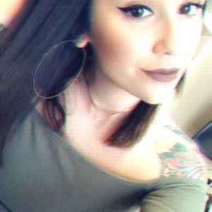 Meet your Posher, Emilee
